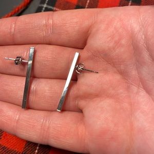 Silver Minimalist Bar Stud Earrings 🤍